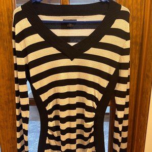 Metaphor Black and White Sweater, Size Large.